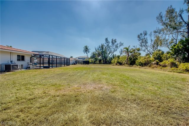 5966 SW 1st CT, Cape Coral, FL 33914