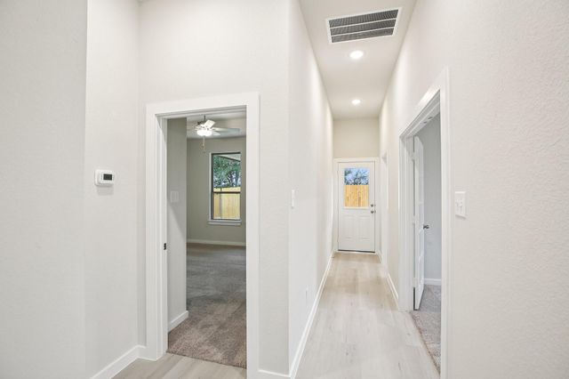 1183 Lilly Lane, Bellville, TX 77418