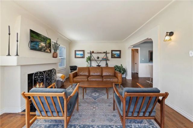 1124 S Vicentia, Corona, CA 92882