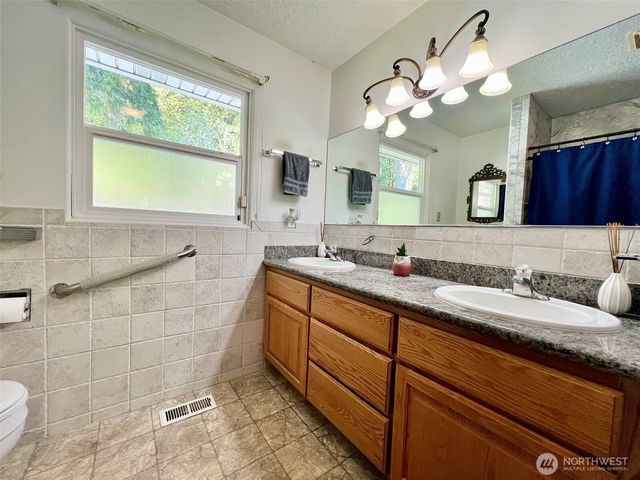 2116 Cascade Way, Longview, WA 98632