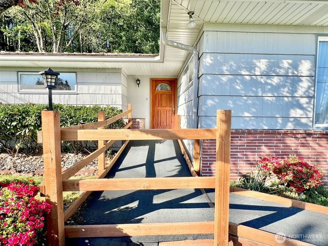 2116 Cascade Way, Longview, WA 98632