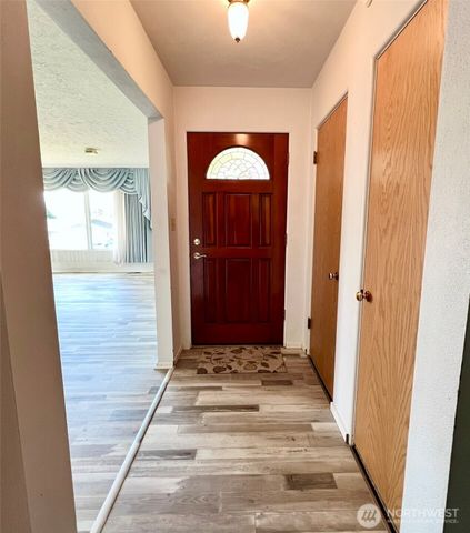 2116 Cascade Way, Longview, WA 98632