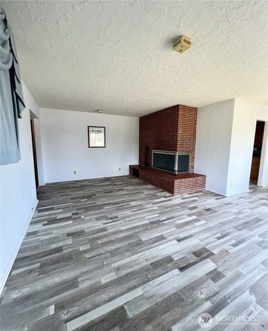 2116 Cascade Way, Longview, WA 98632