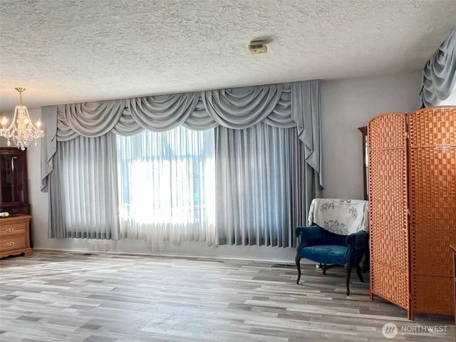 2116 Cascade Way, Longview, WA 98632