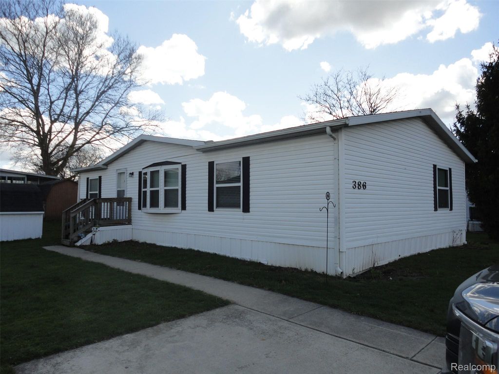 386 Blackwatch Street, Bedford Township, MI 48182