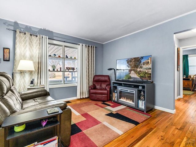 3016 Nuckolls Ave, Pueblo, CO 81004