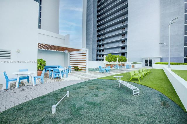 16385 Biscayne Blvd 1219, North Miami Beach, FL 33160