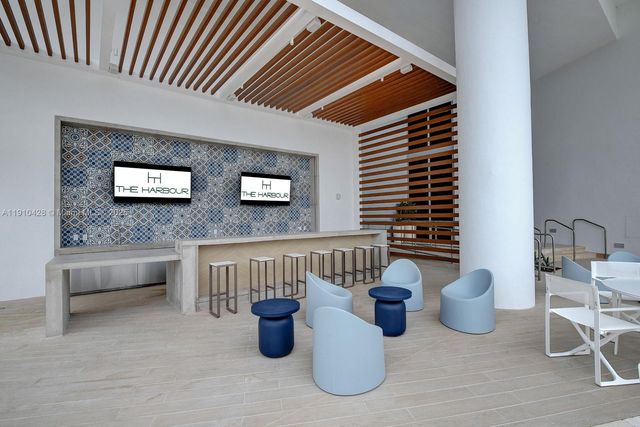 16385 Biscayne Blvd 1219, North Miami Beach, FL 33160