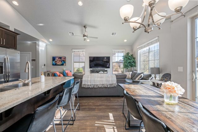 1914 E FIESTA LN, Washington, UT 84780