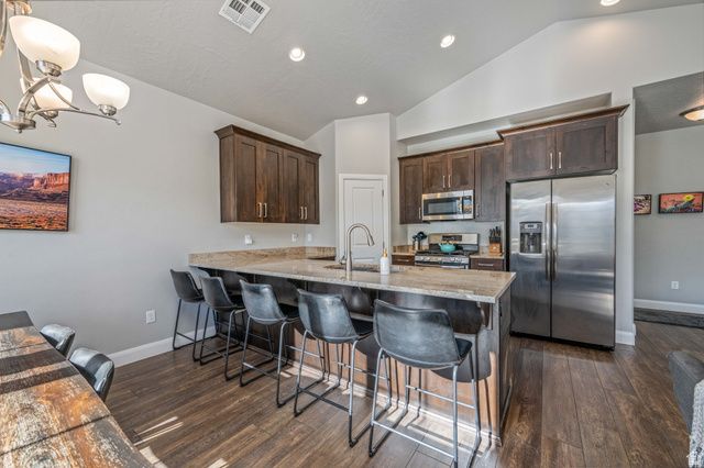 1914 E FIESTA LN, Washington, UT 84780