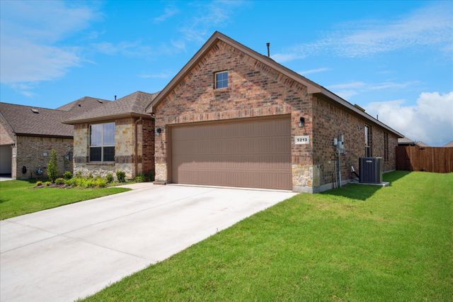 5213 Meadow Lane, Krum, TX 76249