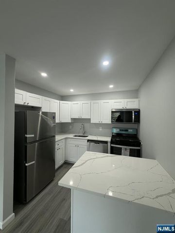 31 Veterans Plaza 29 Rear, Bergenfield, NJ 07621