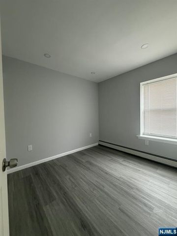31 Veterans Plaza 29 Rear, Bergenfield, NJ 07621