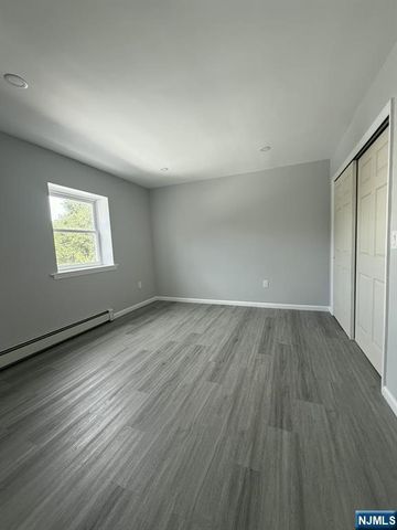 31 Veterans Plaza 29 Rear, Bergenfield, NJ 07621