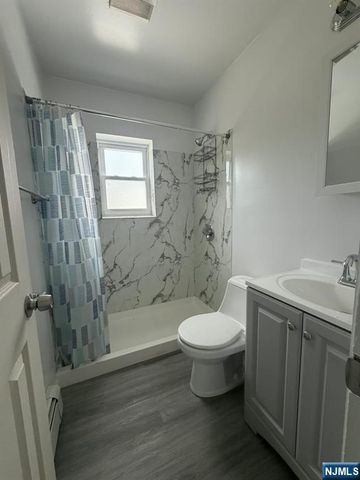31 Veterans Plaza 29 Rear, Bergenfield, NJ 07621