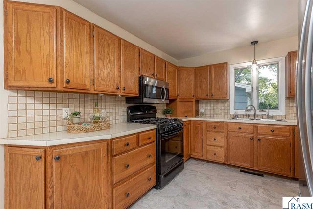 419 McKinley Avenue, North Mankato, MN 56003