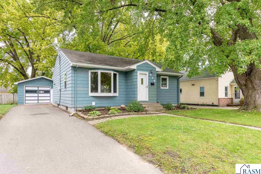 419 McKinley Avenue, North Mankato, MN 56003