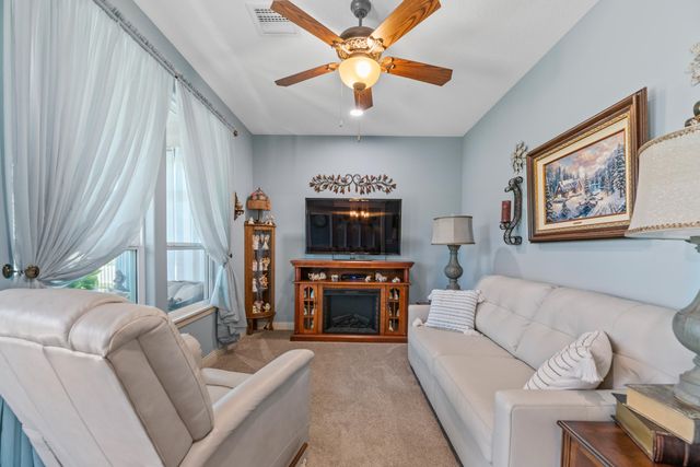 3632 N Lakeway Ct, Wichita, KS 67205