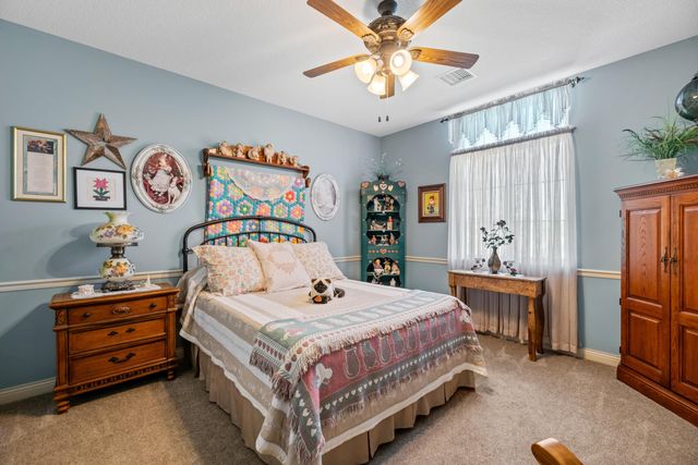 3632 N Lakeway Ct, Wichita, KS 67205