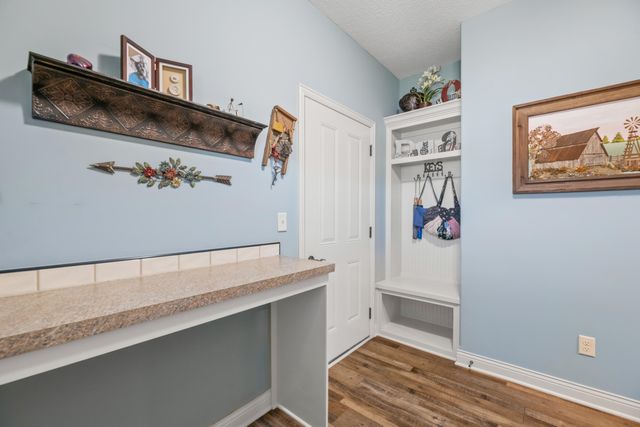 3632 N Lakeway Ct, Wichita, KS 67205
