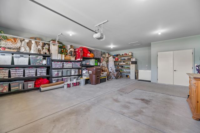 3632 N Lakeway Ct, Wichita, KS 67205