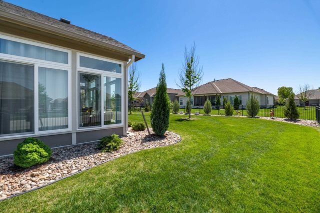 3632 N Lakeway Ct, Wichita, KS 67205