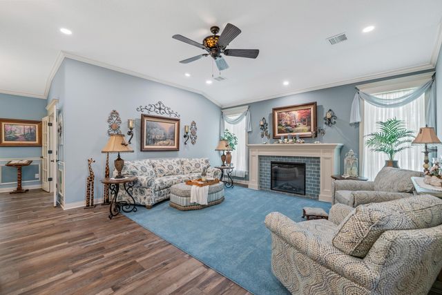 3632 N Lakeway Ct, Wichita, KS 67205