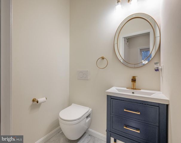122 SANBORN PL, Alexandria, VA 22305