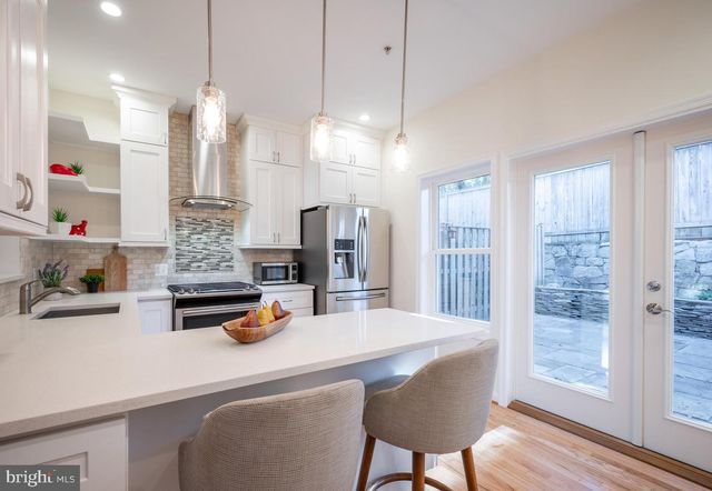 122 SANBORN PL, Alexandria, VA 22305