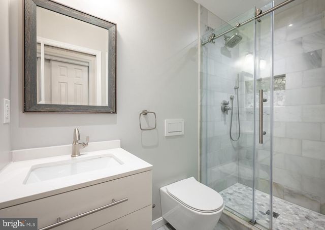 122 SANBORN PL, Alexandria, VA 22305