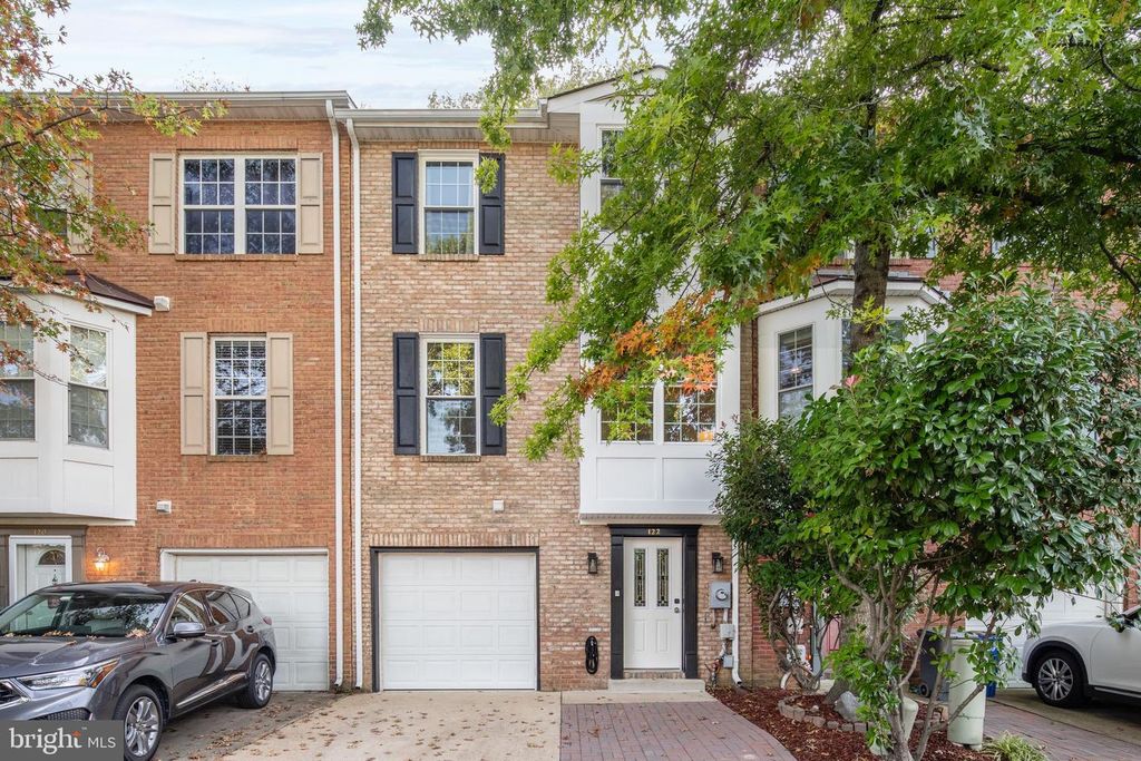 122 SANBORN PL, Alexandria, VA 22305
