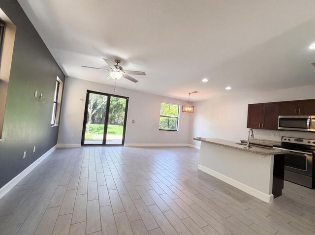5213 NW 50th Terrace, Tamarac, FL 33319