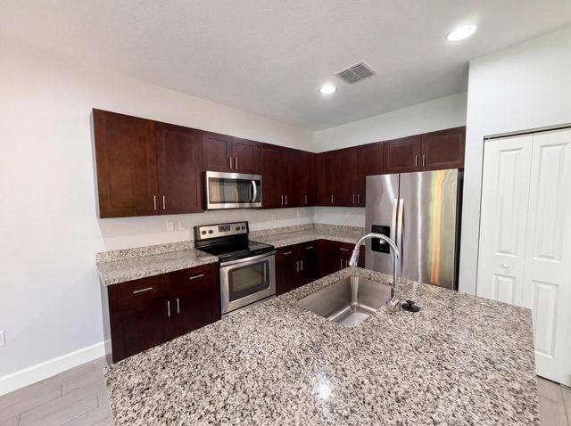 5213 NW 50th Terrace, Tamarac, FL 33319