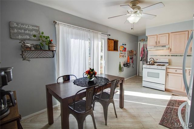 2401 Crislisa Drive, Alton, IL 62002