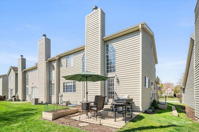 36 Townsend Circle, Naperville, IL 60565
