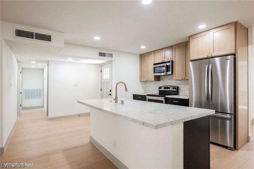 412 Gilday Avenue, North Las Vegas, NV 89030 — exterior