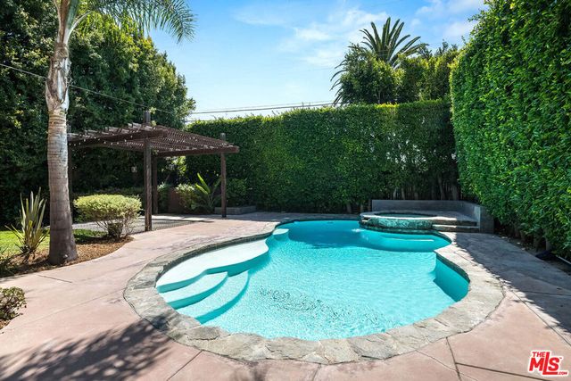 1308 S Stanley Avenue, Los Angeles, CA 90019
