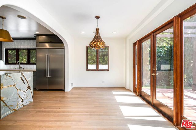 1308 S Stanley Avenue, Los Angeles, CA 90019