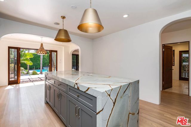 1308 S Stanley Avenue, Los Angeles, CA 90019