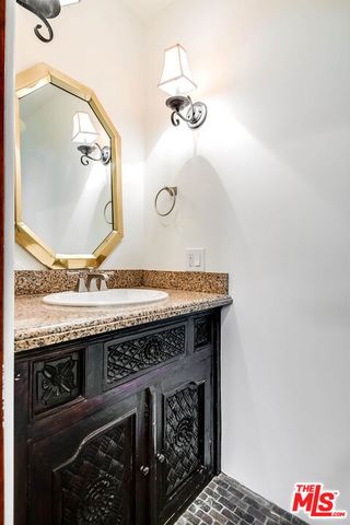 1308 S Stanley Avenue, Los Angeles, CA 90019