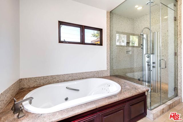 1308 S Stanley Avenue, Los Angeles, CA 90019