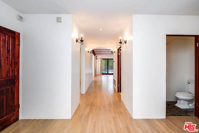 1308 S Stanley Avenue, Los Angeles, CA 90019