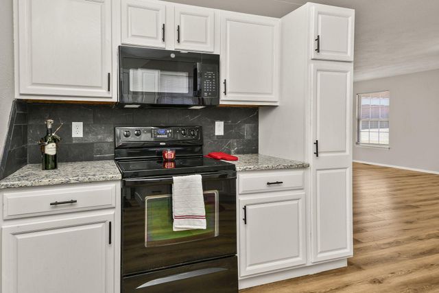 1850 N Robberson Avenue, Springfield, MO 65803