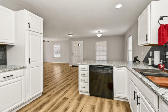 1850 N Robberson Avenue, Springfield, MO 65803