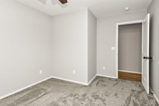 1850 N Robberson Avenue, Springfield, MO 65803