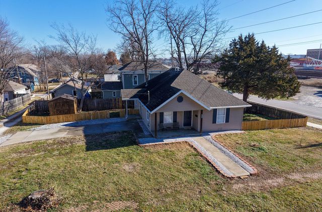 1850 N Robberson Avenue, Springfield, MO 65803
