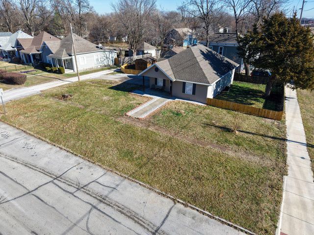 1850 N Robberson Avenue, Springfield, MO 65803