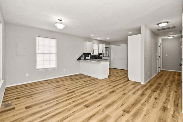 1850 N Robberson Avenue, Springfield, MO 65803