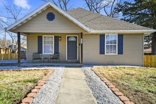 1850 N Robberson Avenue, Springfield, MO 65803