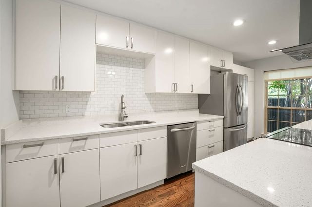 7615 Woodthrush Drive 15, Dallas, TX 75230